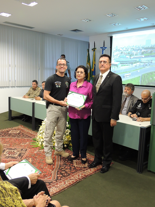 PEFOCE homenageia servidores.