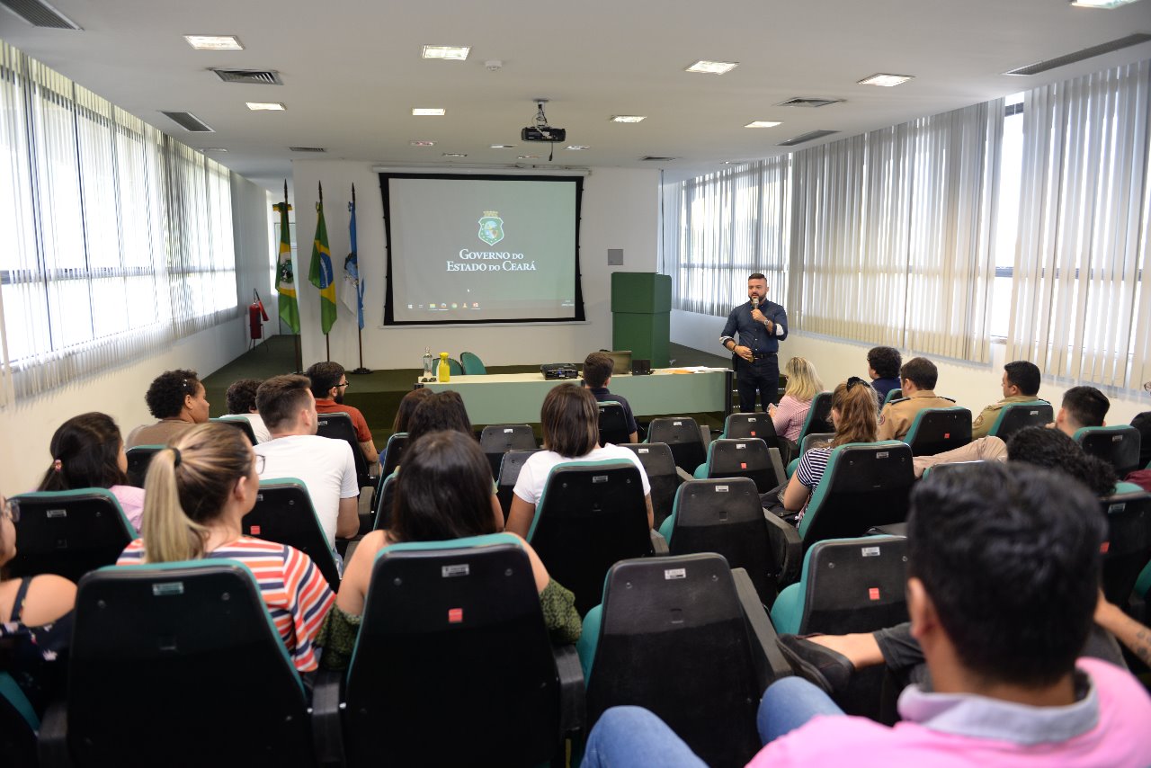 Pefoce recebe novos estagiários que integrarão os órgãos de Segurança Pública do Estado