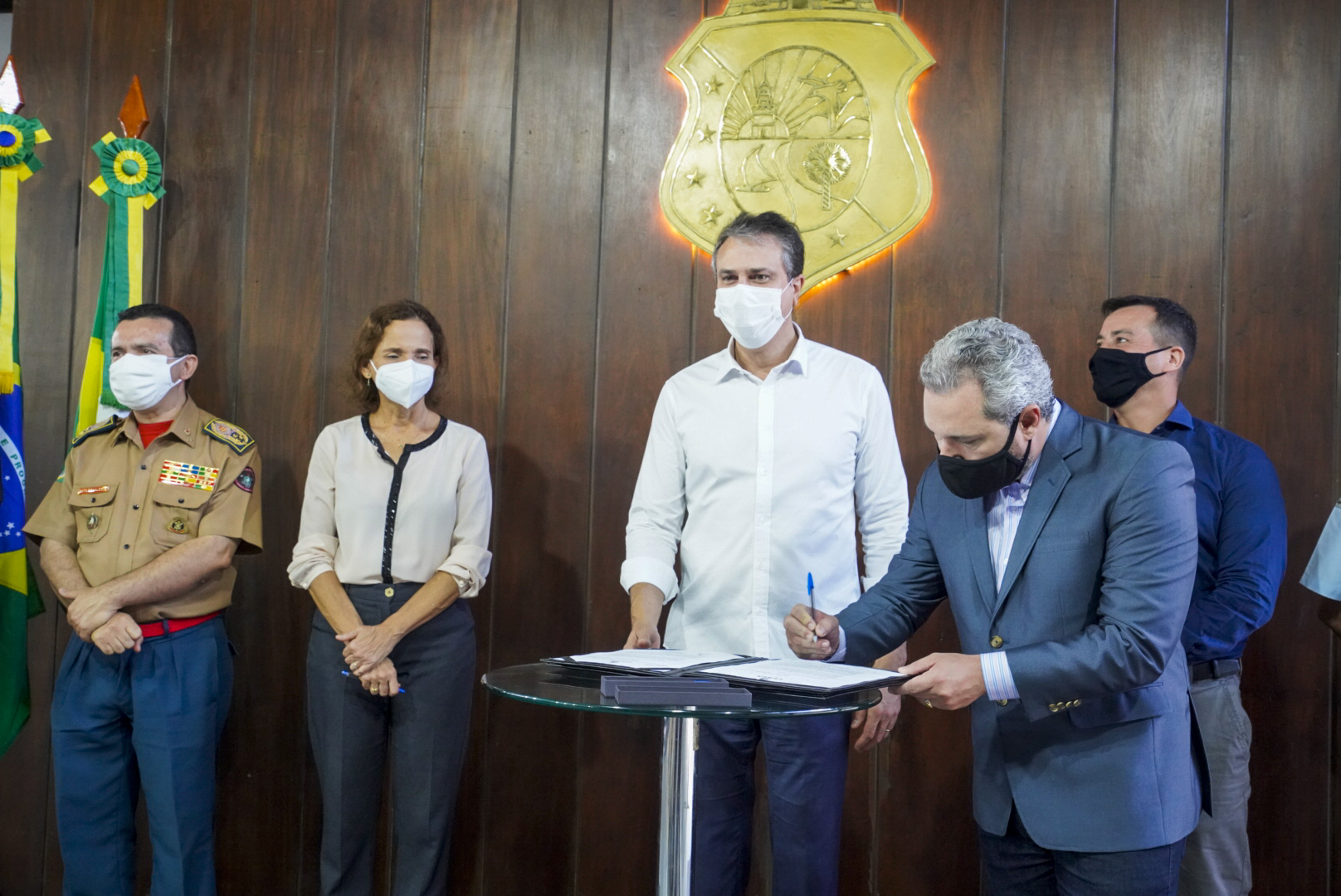 Governador sanciona leis para realização de concursos na área da Segurança Pública do Ceará; serão 3.074 novos profissionais