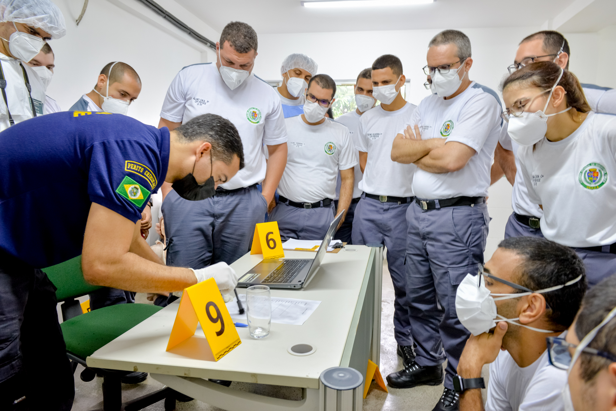 Alunos do curso de formação da Pefoce participam de simulação de local de crime
