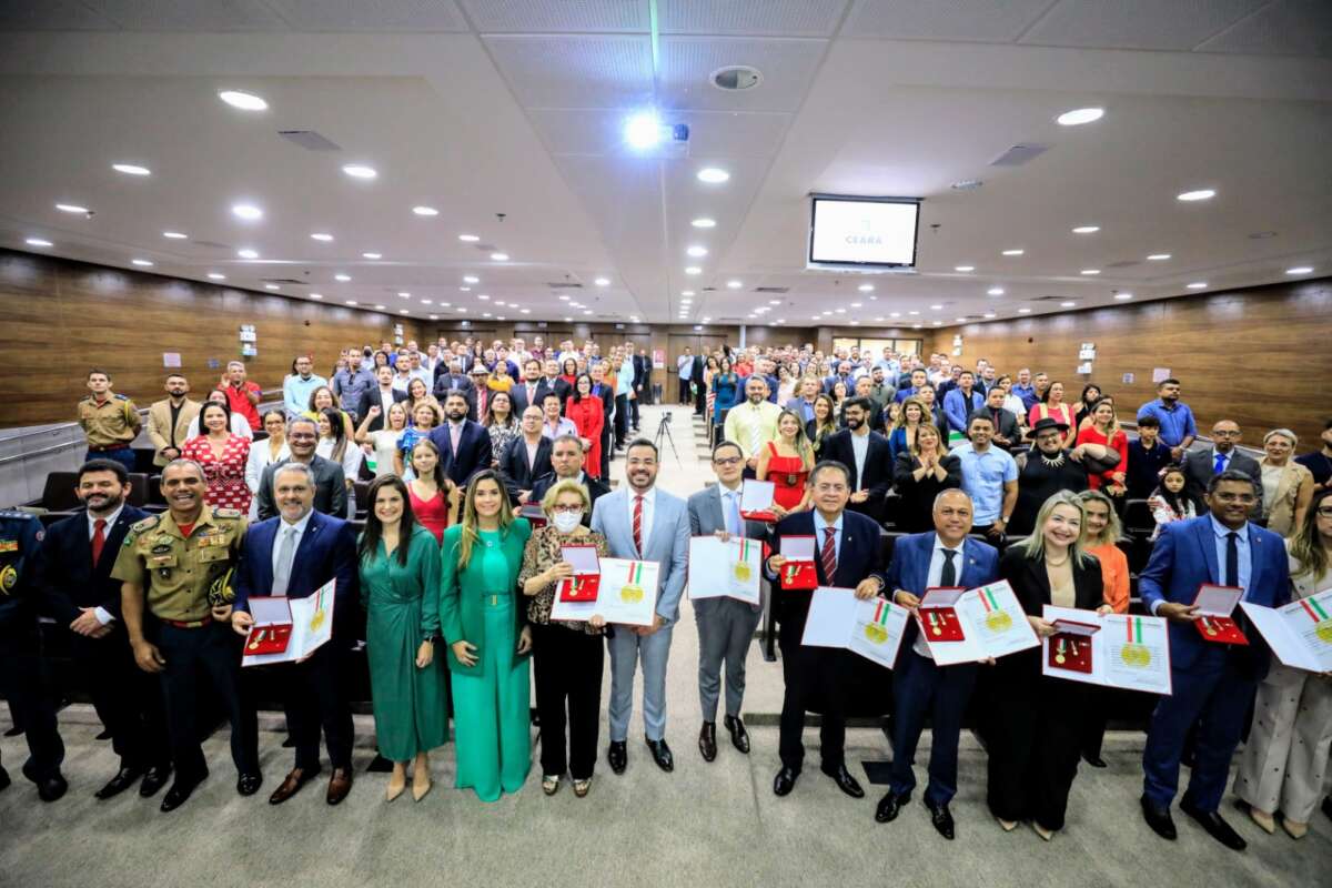 Perito-geral da Pefoce recebe Medalha de Mérito da Justiça e Disciplina