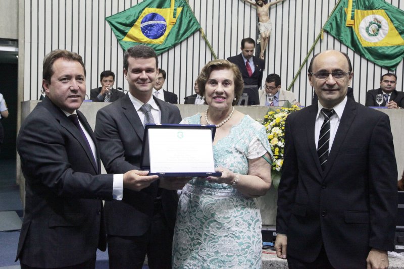 AL entrega do Prêmio à PGE-CE