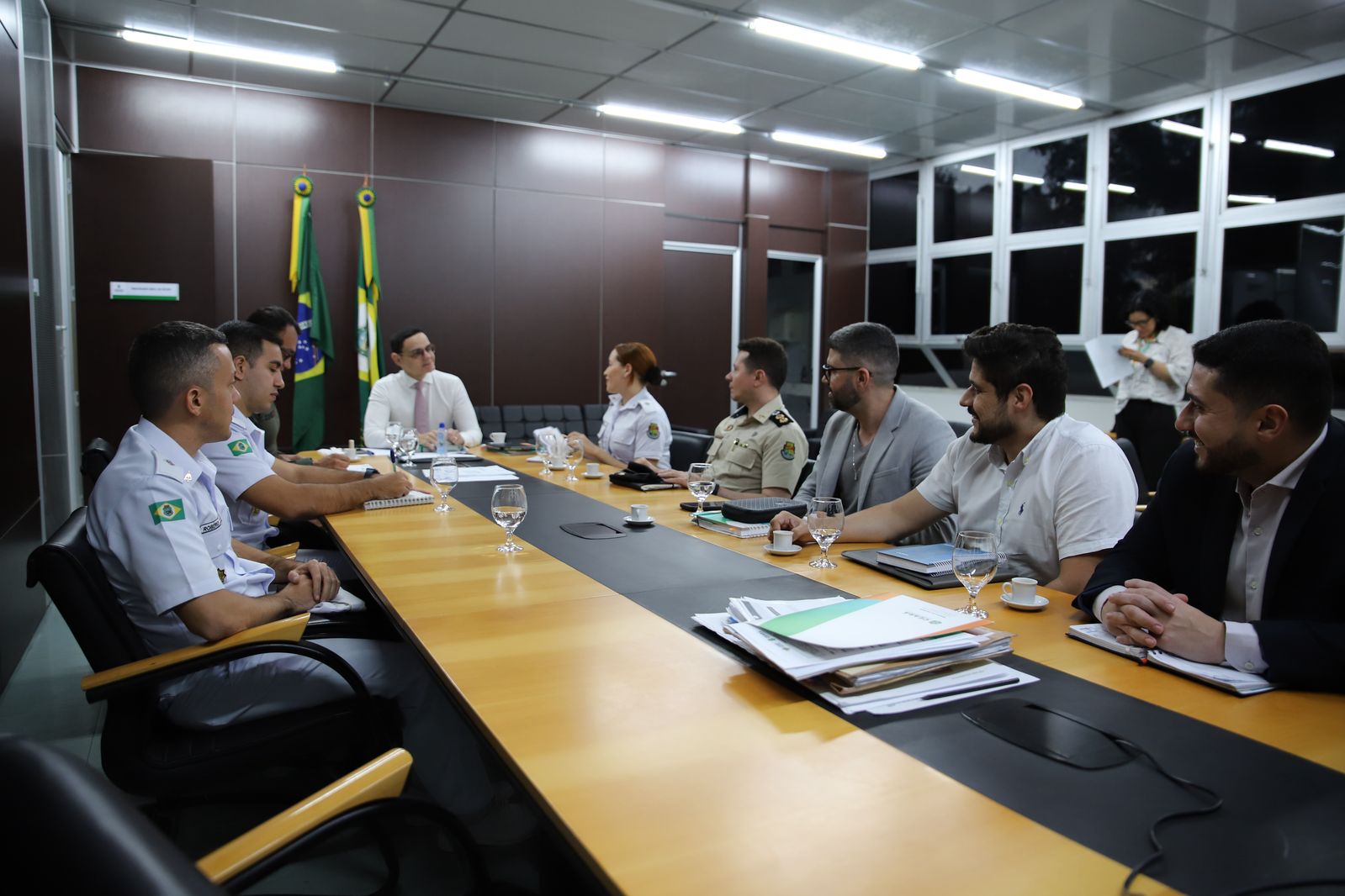 PGE-CE recebe representantes da PMCE