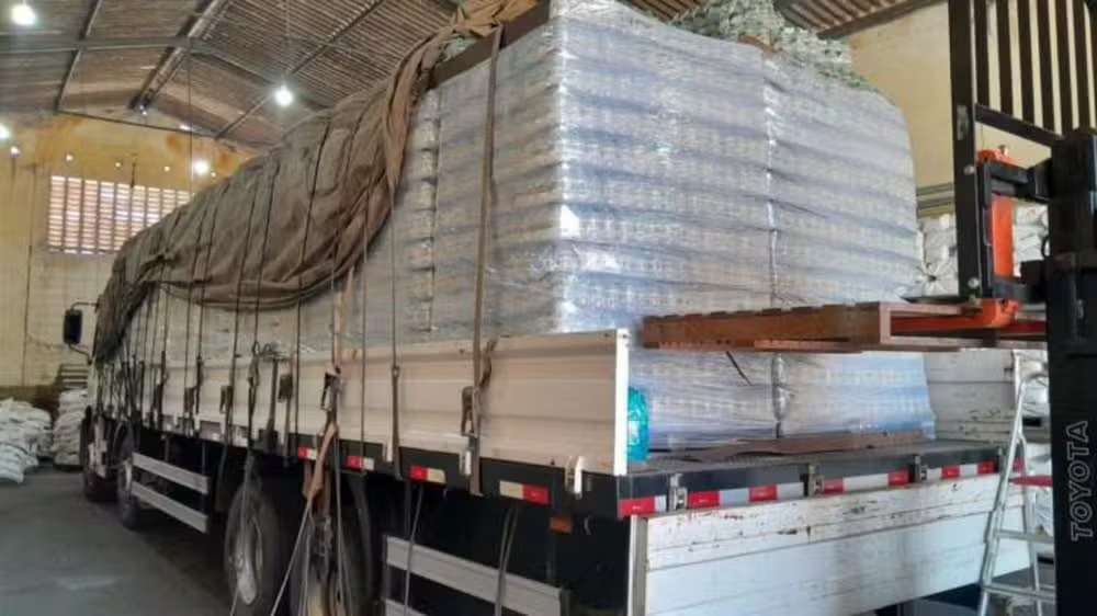 Com atuação da PGE-CE, caminhão com 60 mil garrafas de bebidas alcoólicas sem nota, retido pela SEFAZ, está apreendido no Ceará para fiscalização