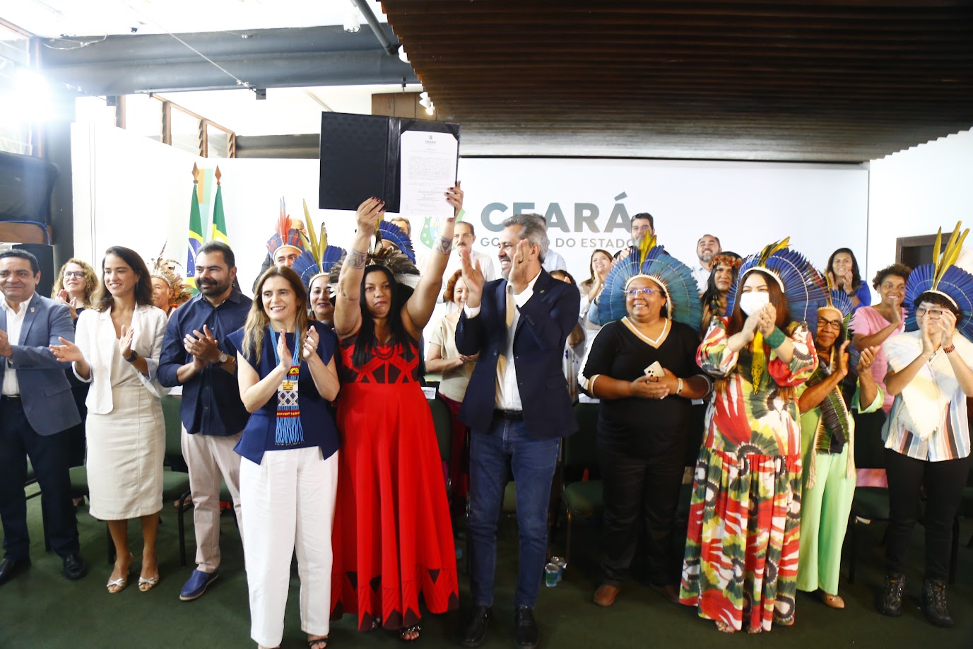 Conquista histórica: 146 aprovados no primeiro concurso para Escolas Indígenas tomam posse