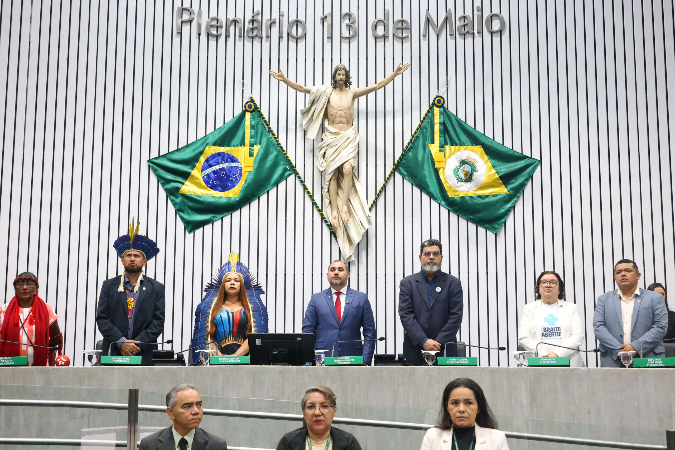Com resistência e ancestralidade, lideranças indígenas são homenageadas na Alece