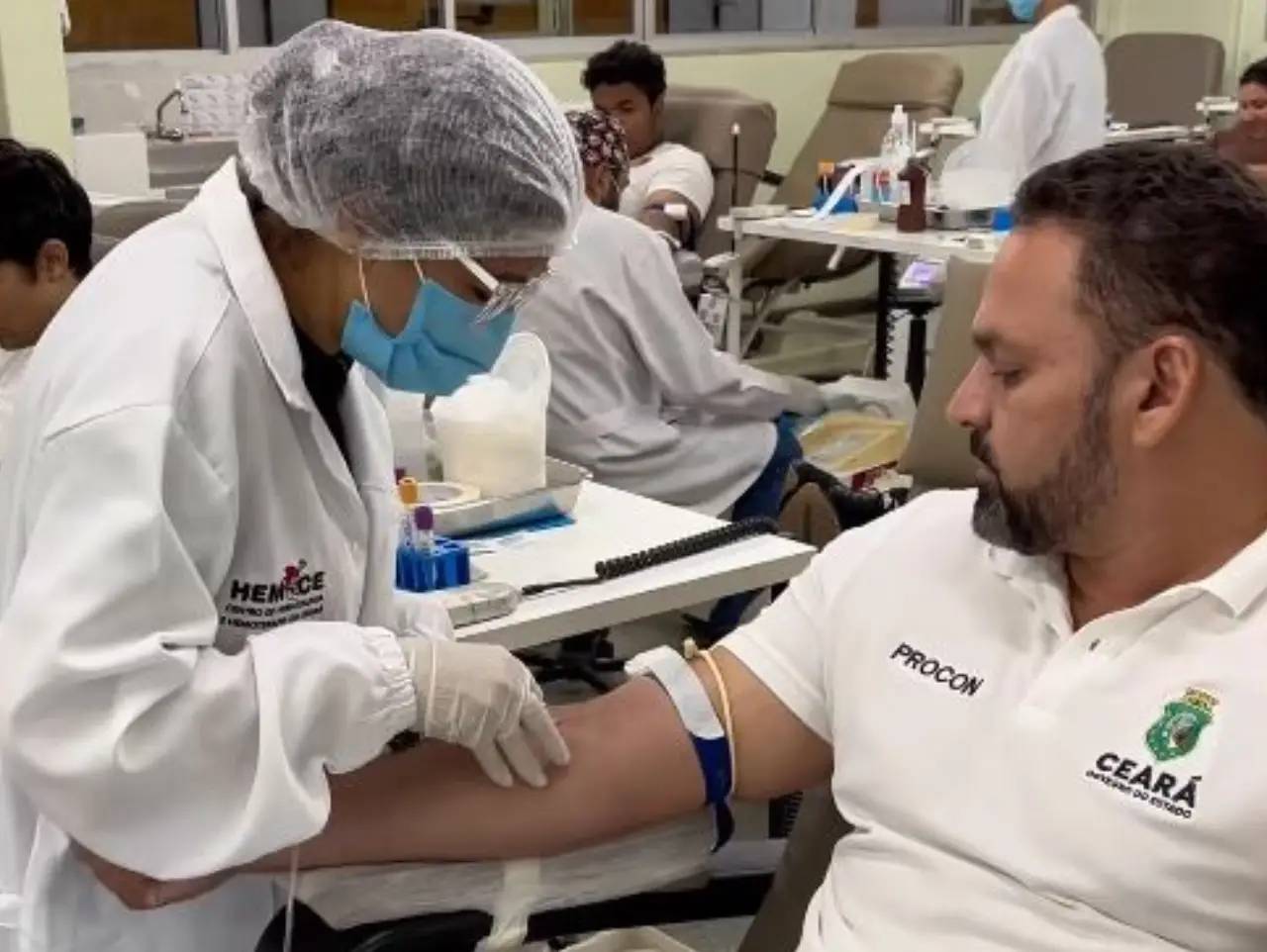 Procon Ceará participa de mutirão de doação de sangue no Hemoce em clima de pré-Carnaval