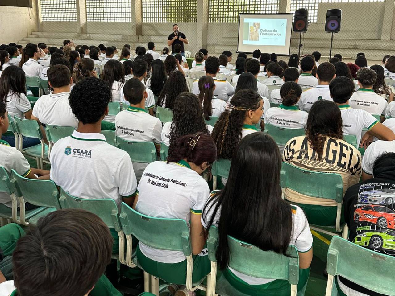 Atendimento itinerante do Procon Ceará chega a Várzea Alegre e palestra lota ginásio