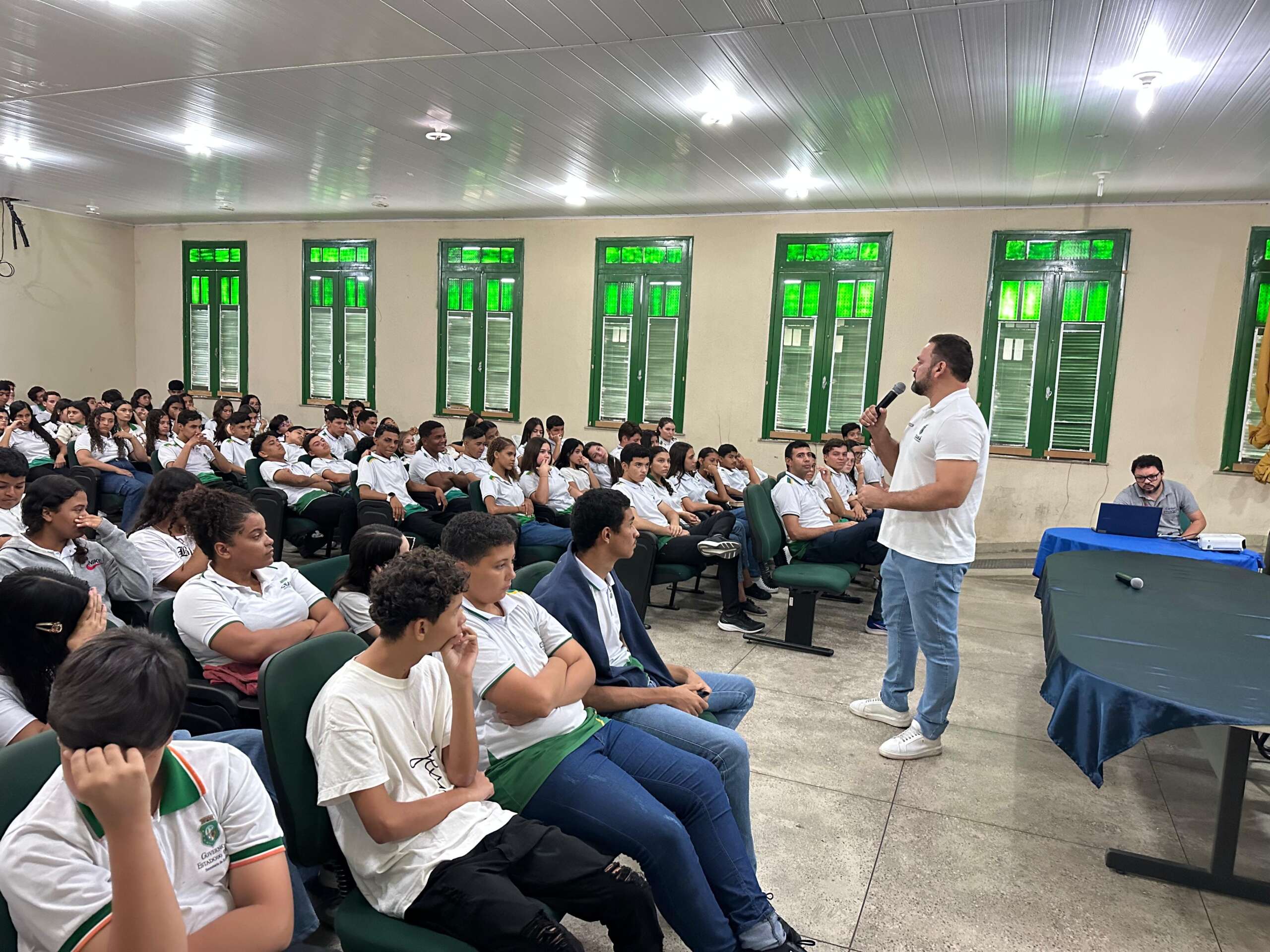 Lavras da Mangabeira recebe Procon Itinerante e palestra sobre Direito do Consumidor