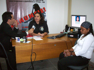 Mãe de adolescente desaparecida recorre ao Escritório de Enfrentamento e Prevenção ao Tráfico de Seres Humanos