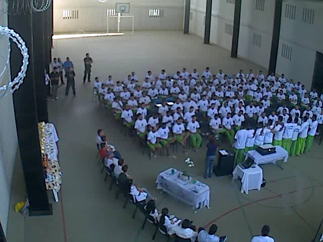 130 internos da CPPL II participam de sessão de cinema