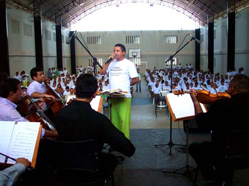 Música clássica para 350 internos da CPPL II