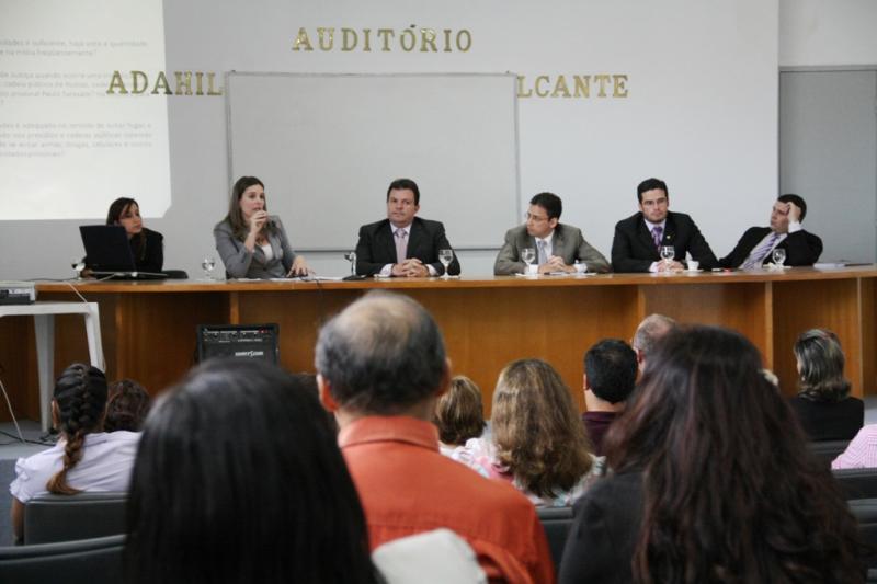 OAB-CE se coloca à disposição da Sejus para aperfeiçoar o sistema carcerário