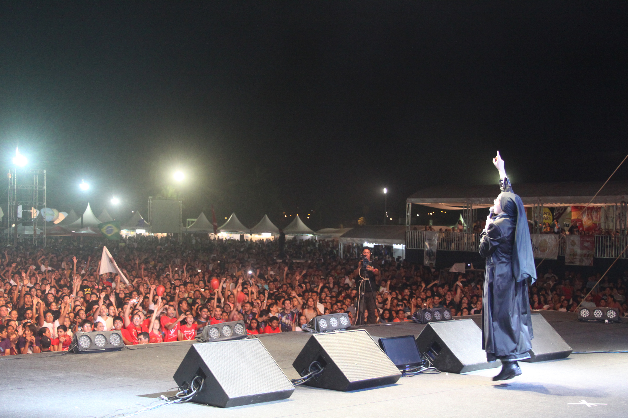 Ir. Kelly Patrícia faz show para detentos da CPPL II
