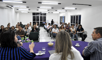 Sejus firma parceria Imparh para oferecer curso de línguas aos servidores
