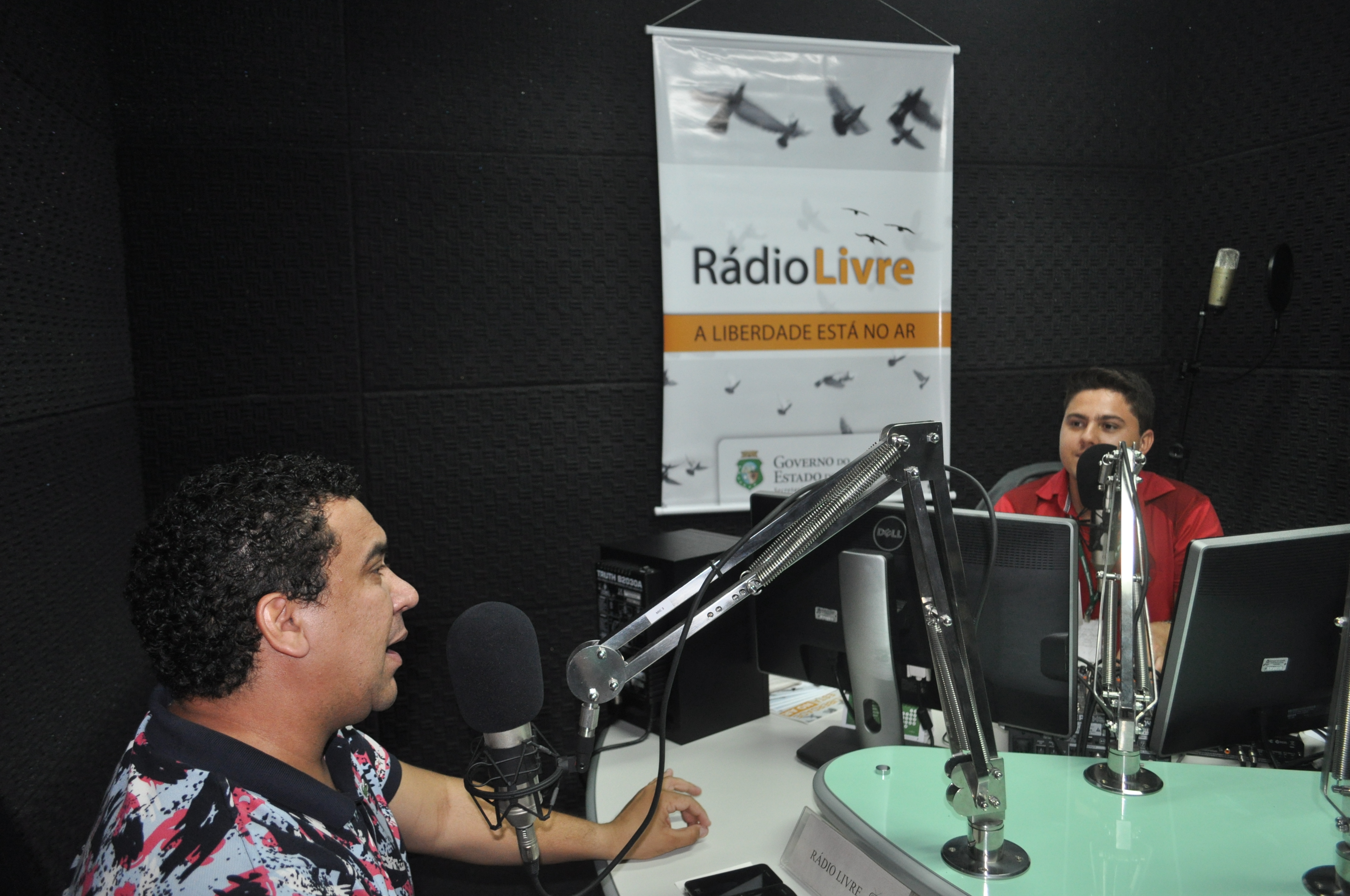 Rádio Livre entrevista o humorista Ery Soares, o Tizil do Guarras da Patrulha