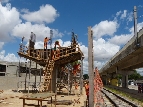 Quarenta apenados do regime semiaberto contribuem com obras públicas do Estado