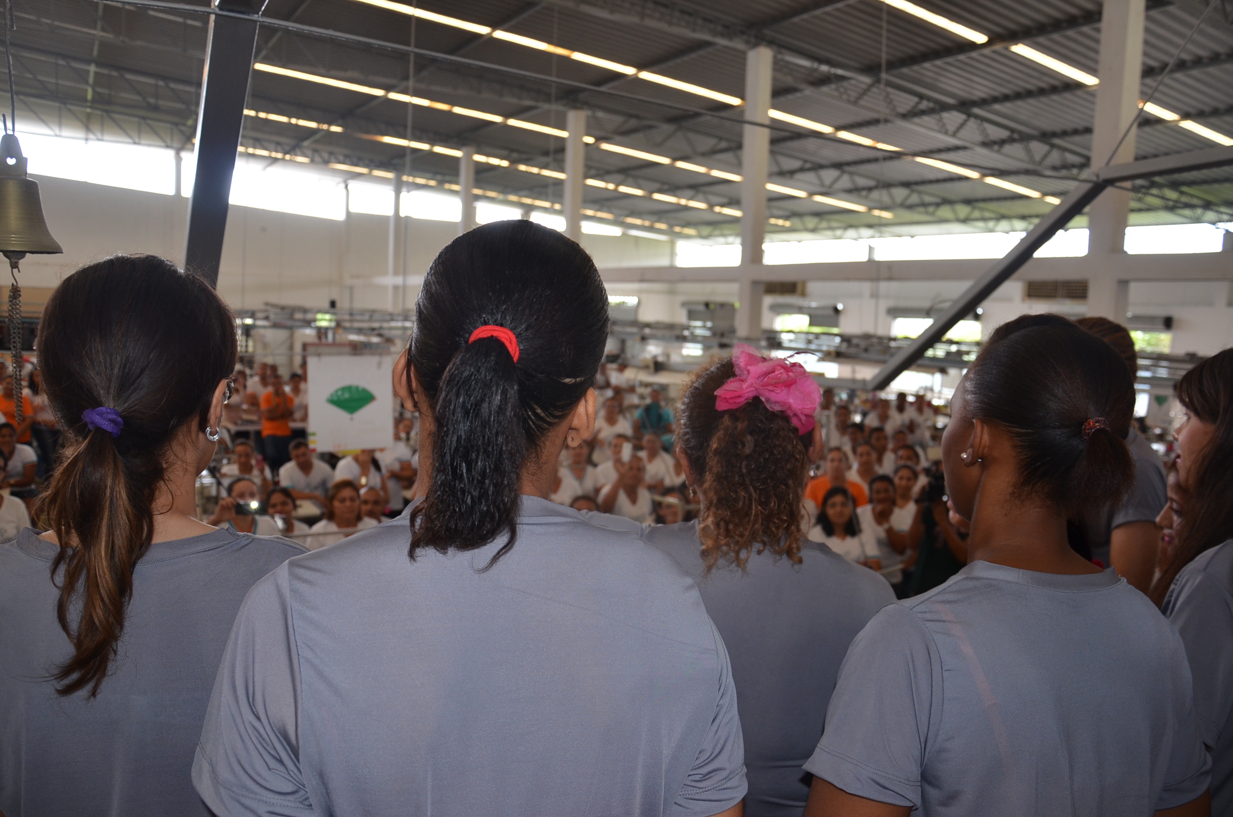 Internas do IPF visitam pela primeira vez confecção em Pacajus