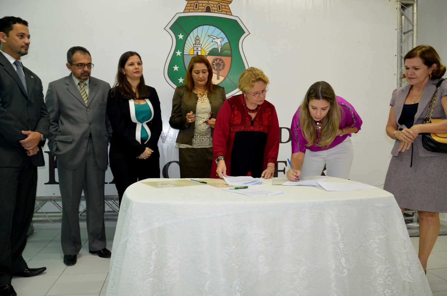 Apenados da Lei Maria da Penha recebem tornozeleiras para monitoramento eletrônico