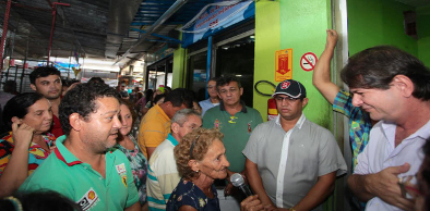 Governador Cid Gomes visita prédio onde terá unidade do Vapt Vupt