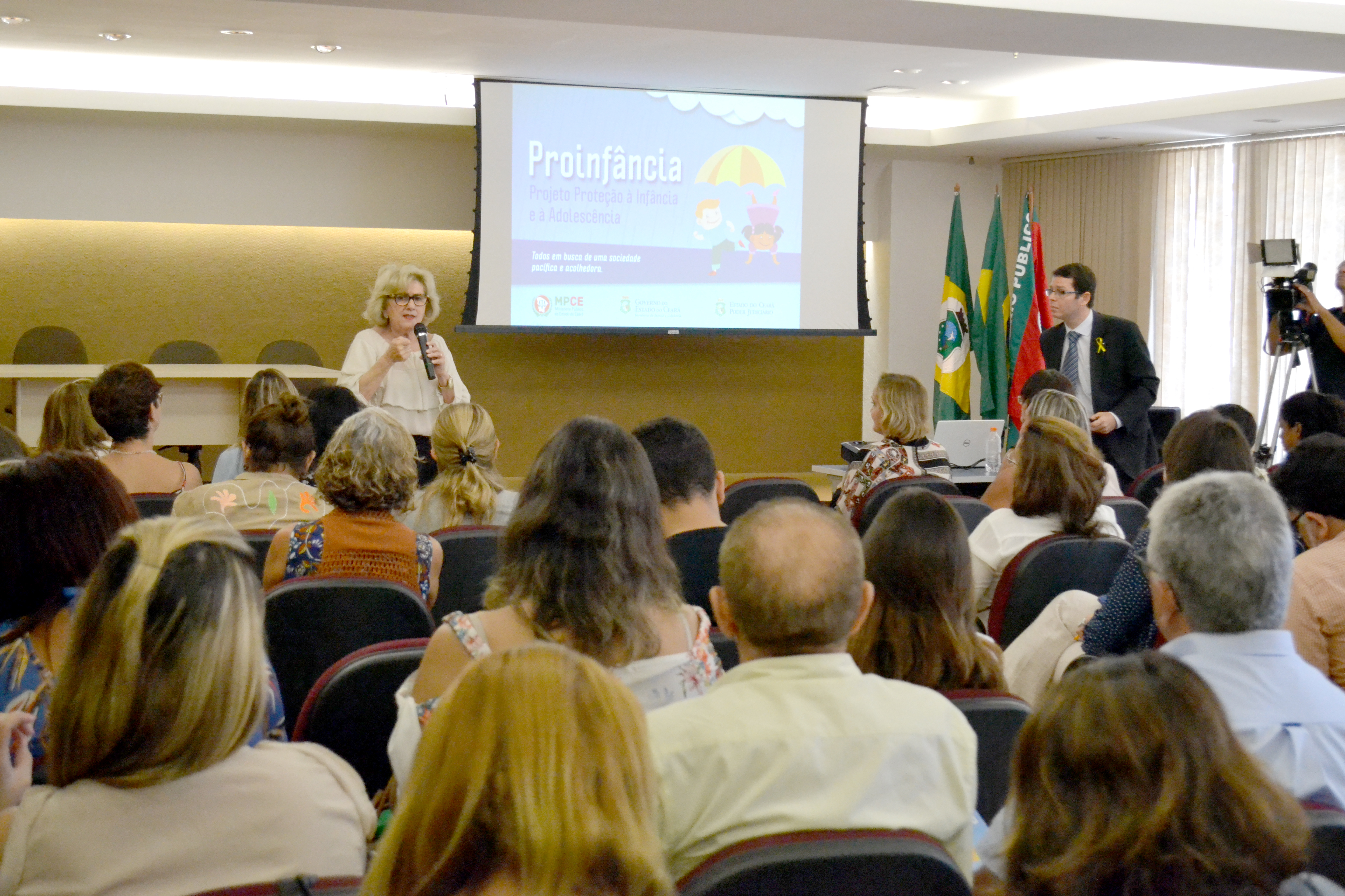 Projeto busca garantir assistência aos filhos das pessoas presas