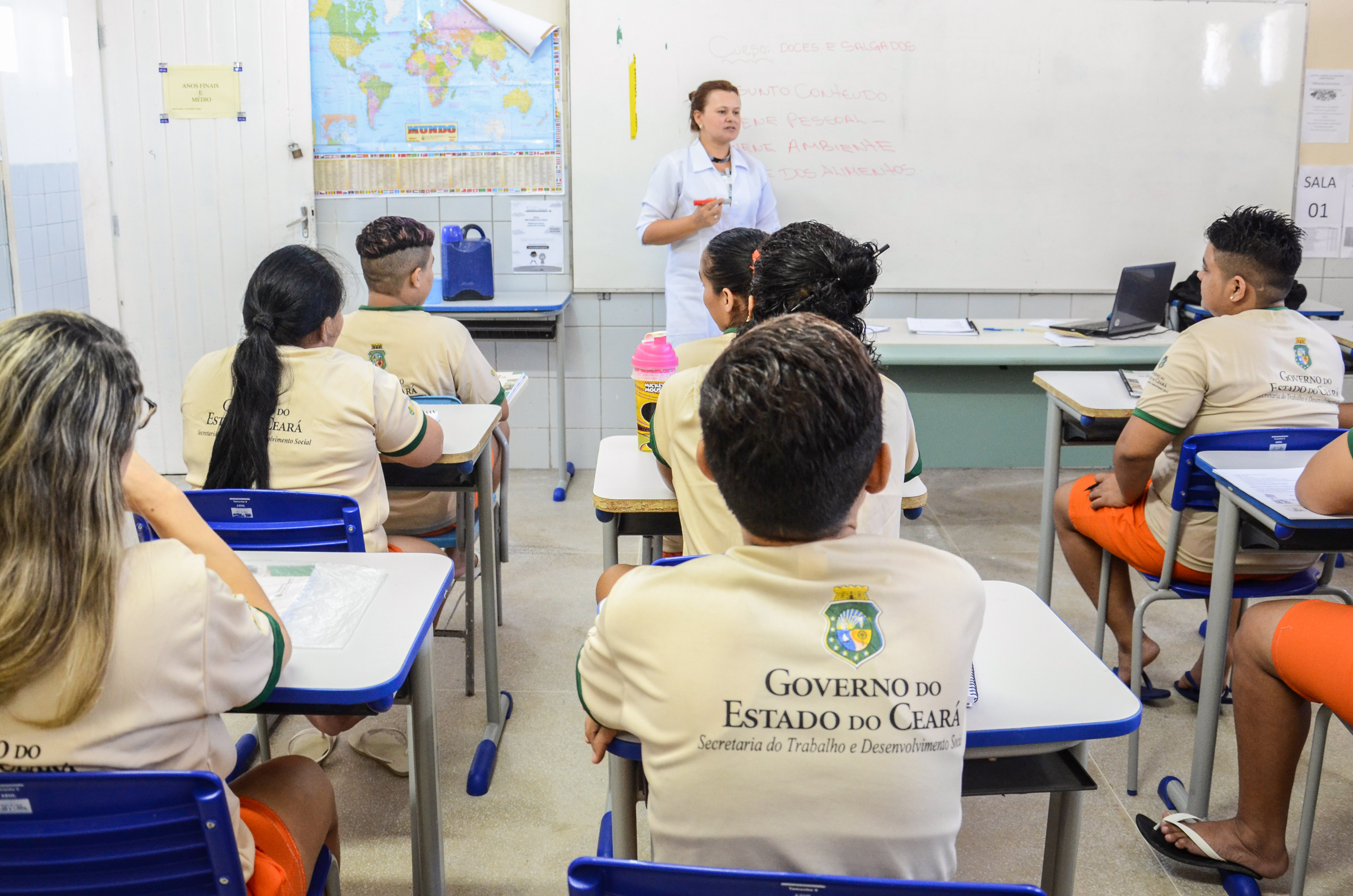 Capacitação: 50 internas do IPF participam de curso de doces e salgados