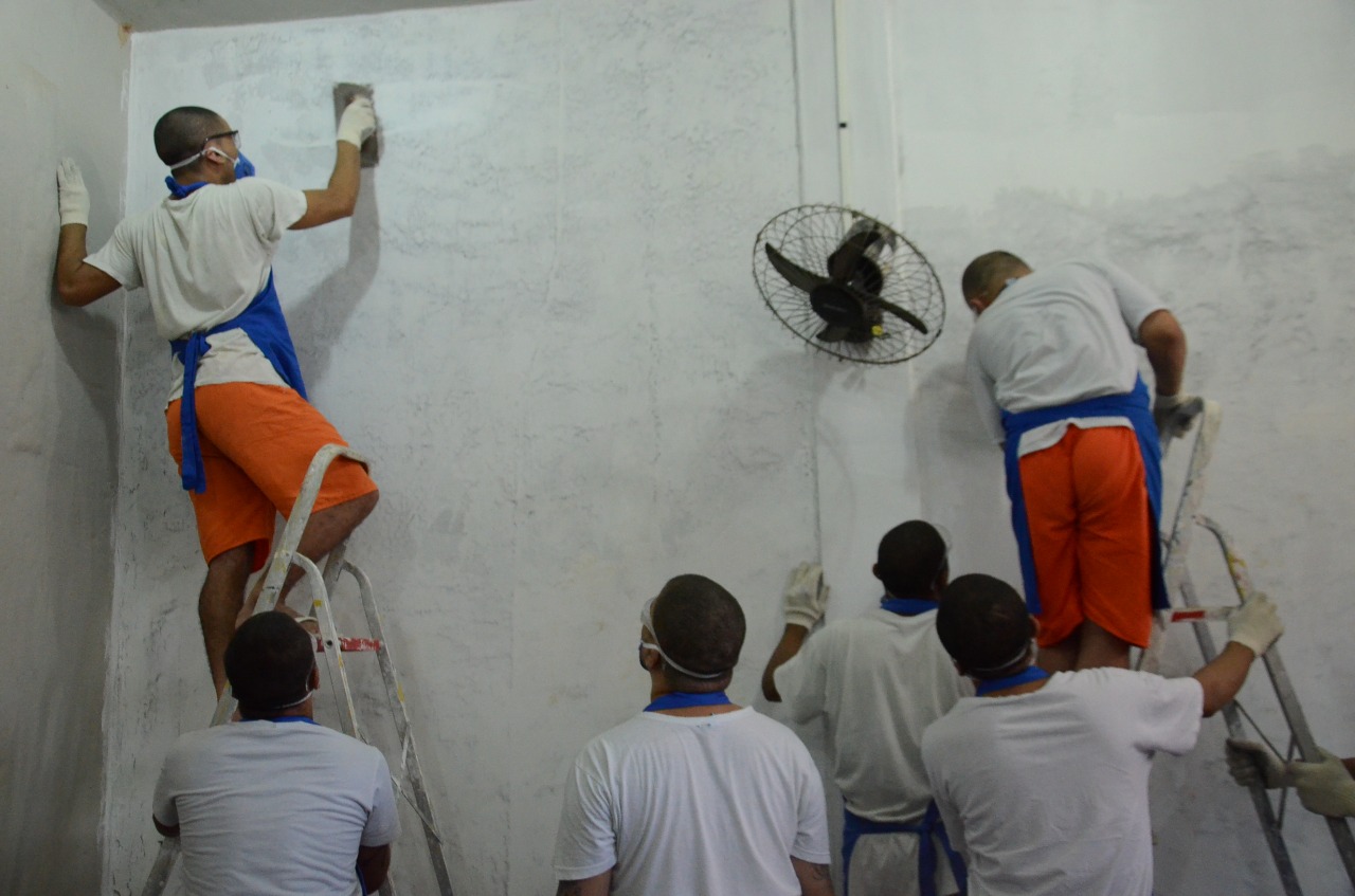 Unidades prisionais do Ceará seguem rotina de ressocialização e qualificação profissional para detentos