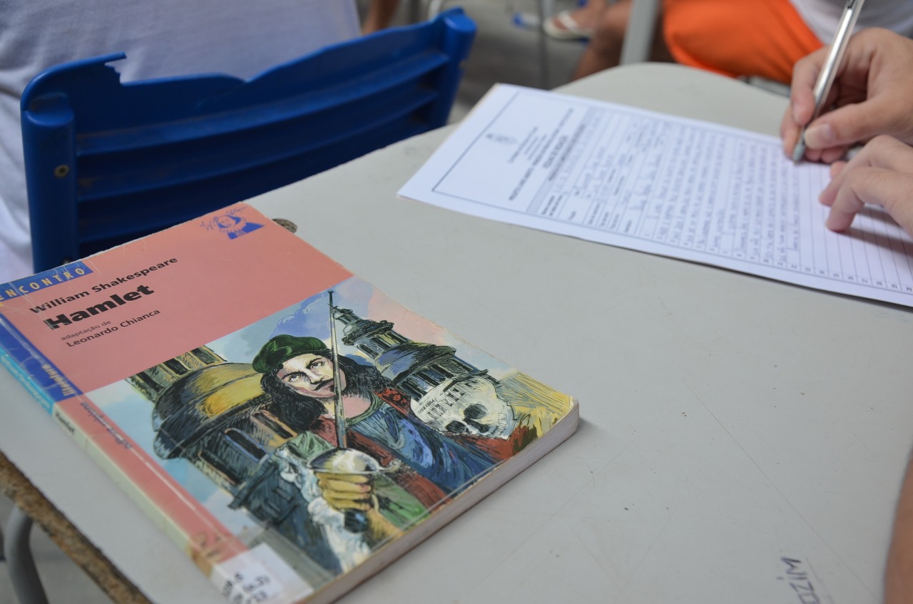 Projeto Livro Aberto leva leitura a 5.100 internos em 17 unidades prisionais do Ceará