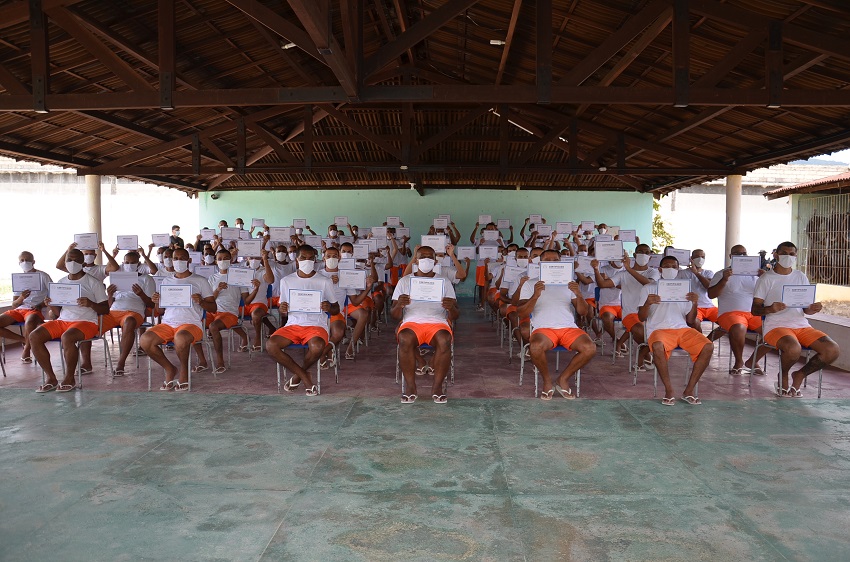 96 internos são certificados em cursos do Senai na Penitenciária de Pacatuba