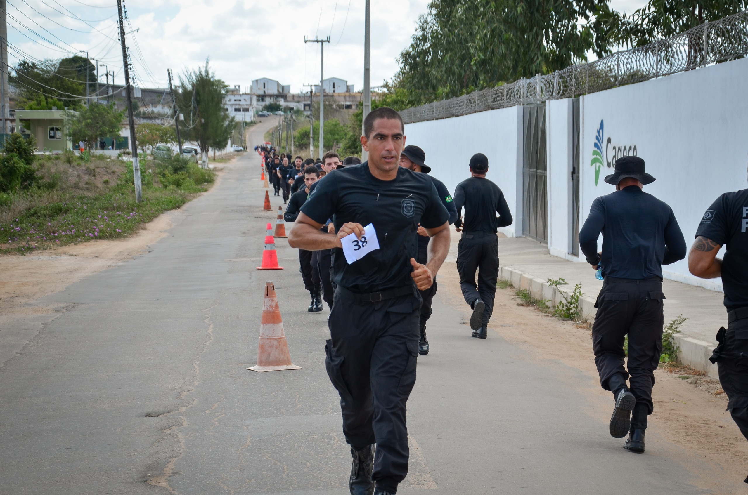 28 policiais são aprovados em teste de aptidão física e se classificam para o VI Curso de Intervenção Rápida em Recinto Carcerário