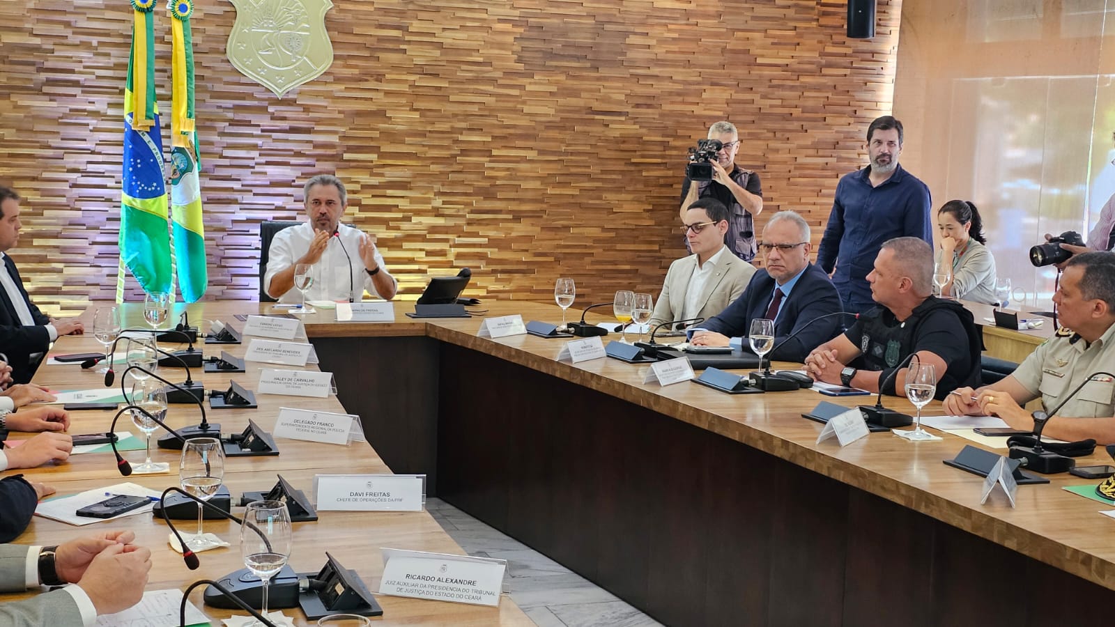 Governador Elmano anuncia cinco medidas após primeira reunião do Comitê Estratégico de Segurança Integrada do Ceará
