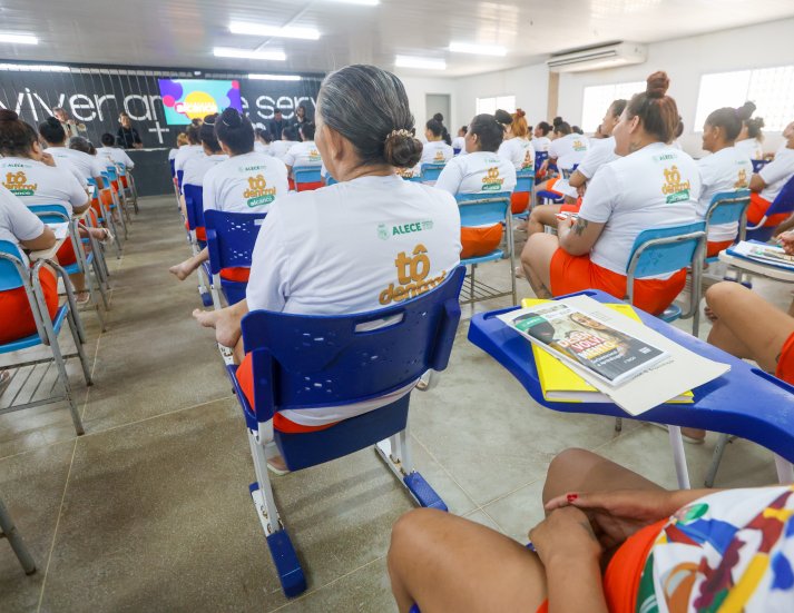 Alcance Enem realiza aula inaugural no Instituto Penal Feminino Auri Moura Costa