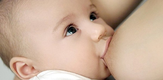 Doar leite humano é um ato simples que ajuda a salvar vidas
