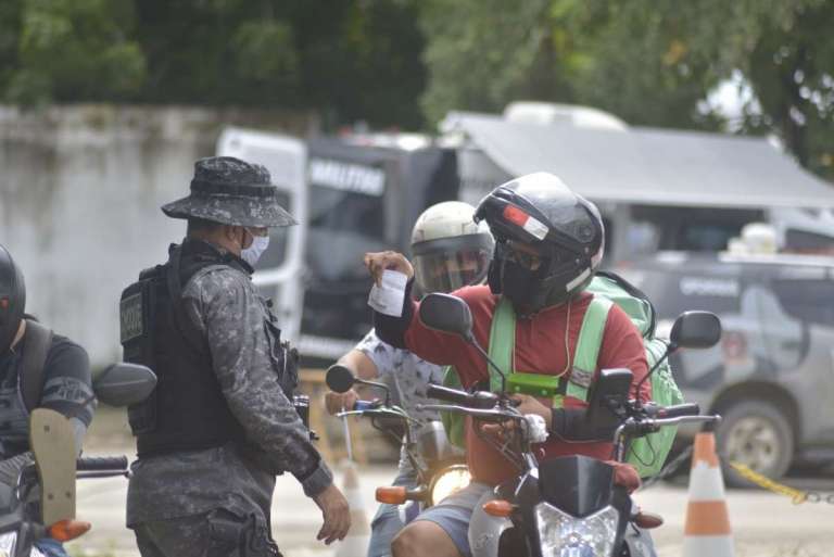 Profissionais da segurança pública do Ceará que atuam na linha de frente serão vacinados antecipadamente