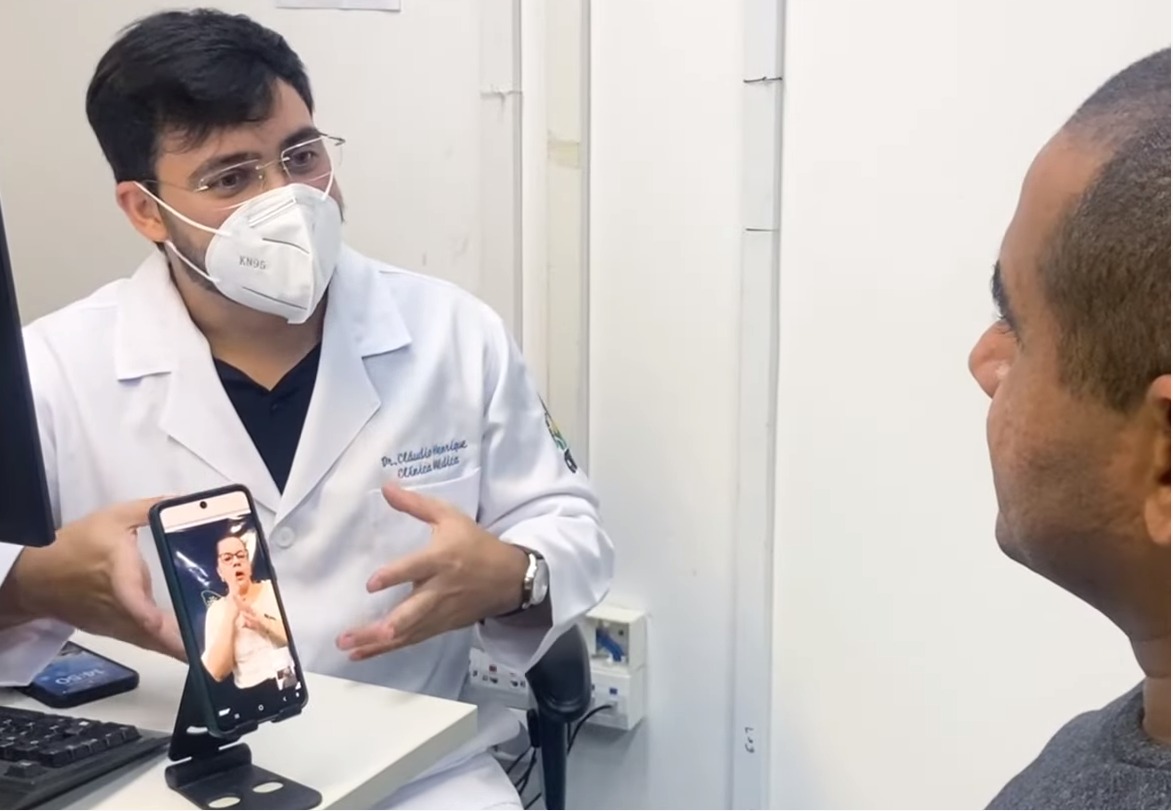 Saúde do Ceará investe em acessibilidade e inclusão para os pacientes surdos ou com deficiência auditiva