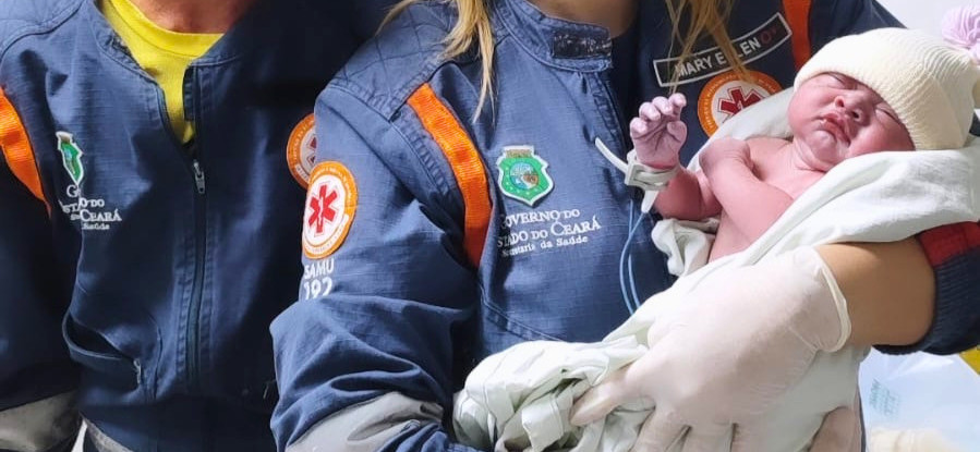 Bebê nasce dentro de ambulância do Samu 192 Ceará em Tianguá