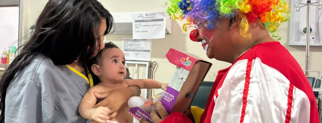 Semana da Criança: brinquedos e afeto transformam a rotina de pacientes no Hias