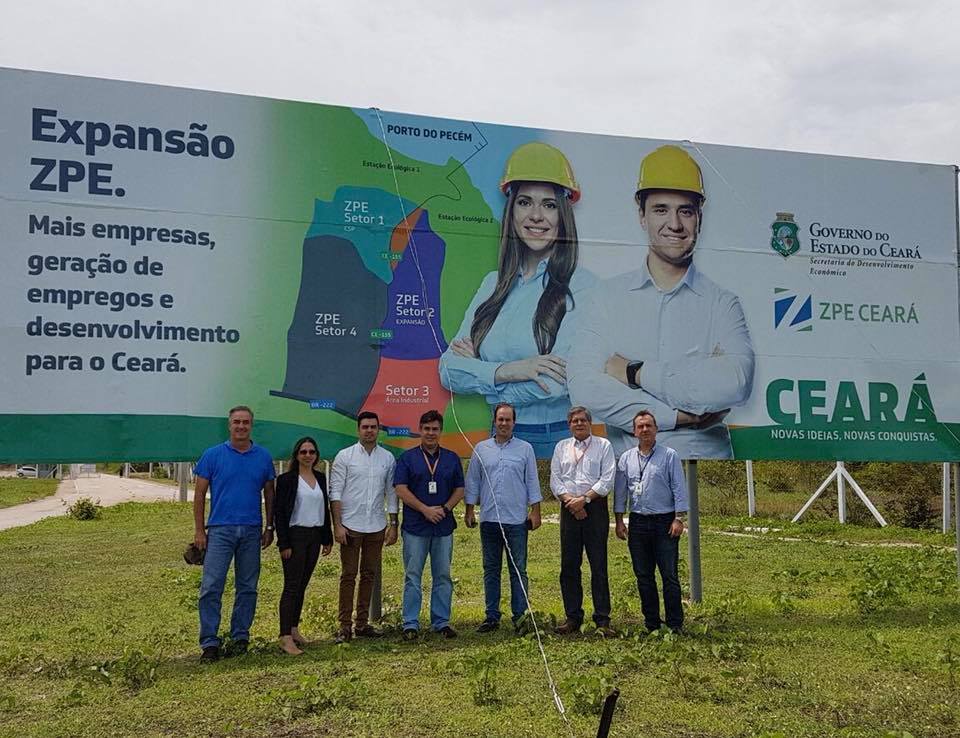 Equipe da SDE visita obra de cercamento da ZPE Ceará
