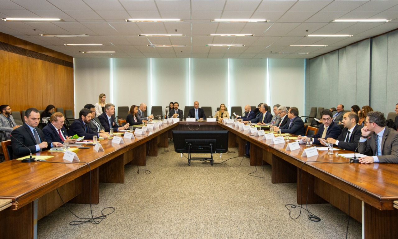 Reunião em Brasília discute crescimento econômico