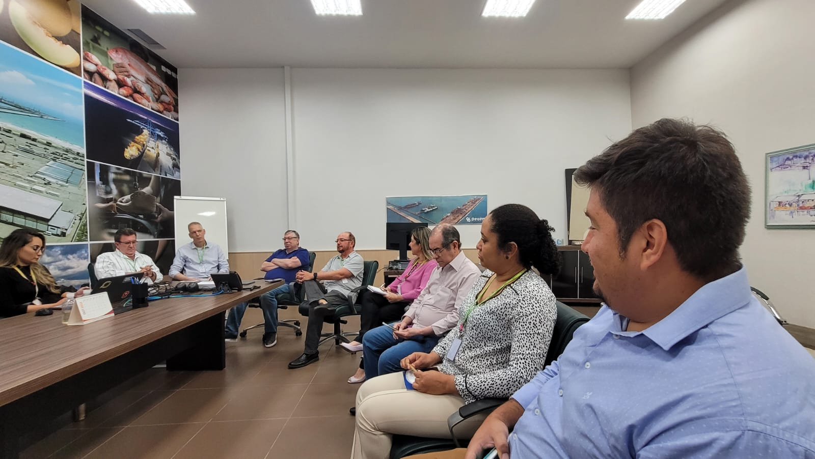 Resultados do programa Impulsiona Ceará são apresentados em reunião na Sedet