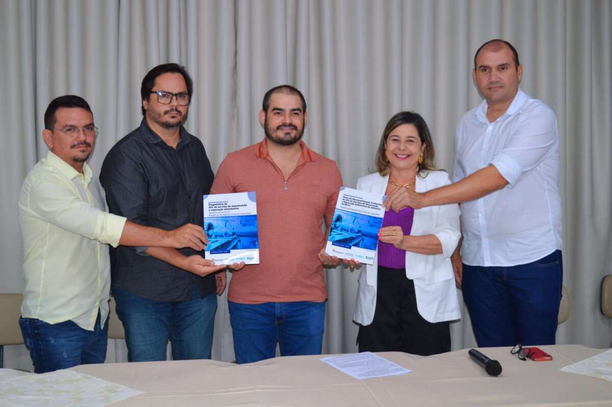 Empresários do APL de reparação automotiva de Tabuleiro do Norte recebem Plano de Desenvolvimento