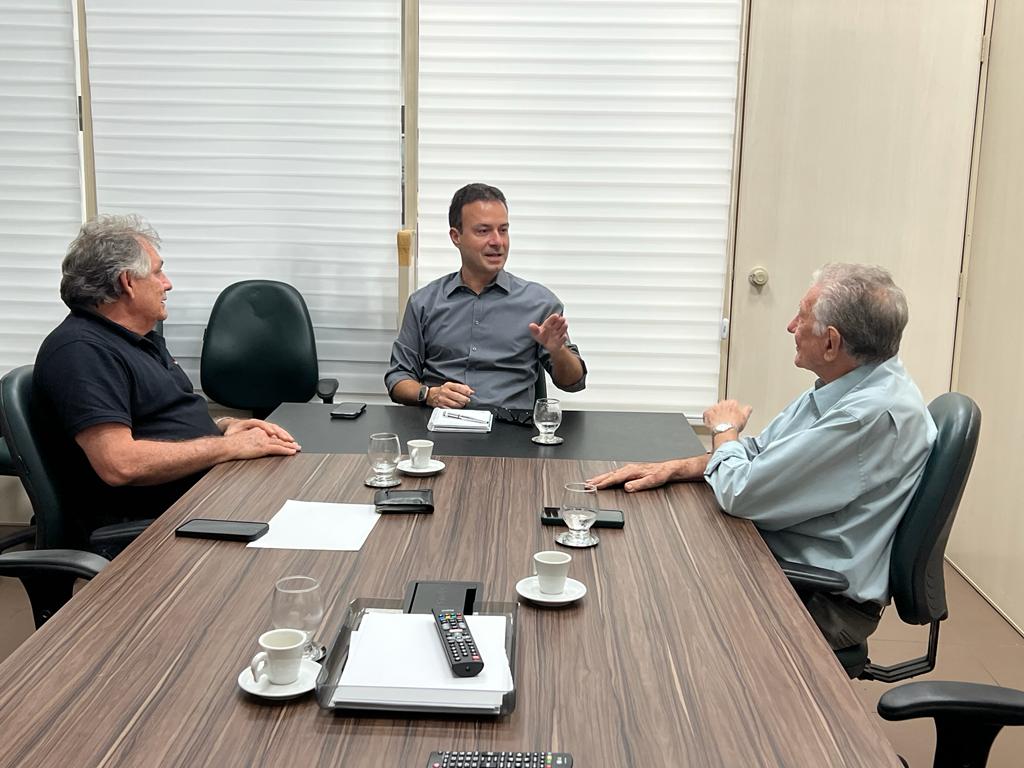 Desenvolvimento do Polo Industrial e Tecnológico da Saúde (PITS) é discutido na Adece
