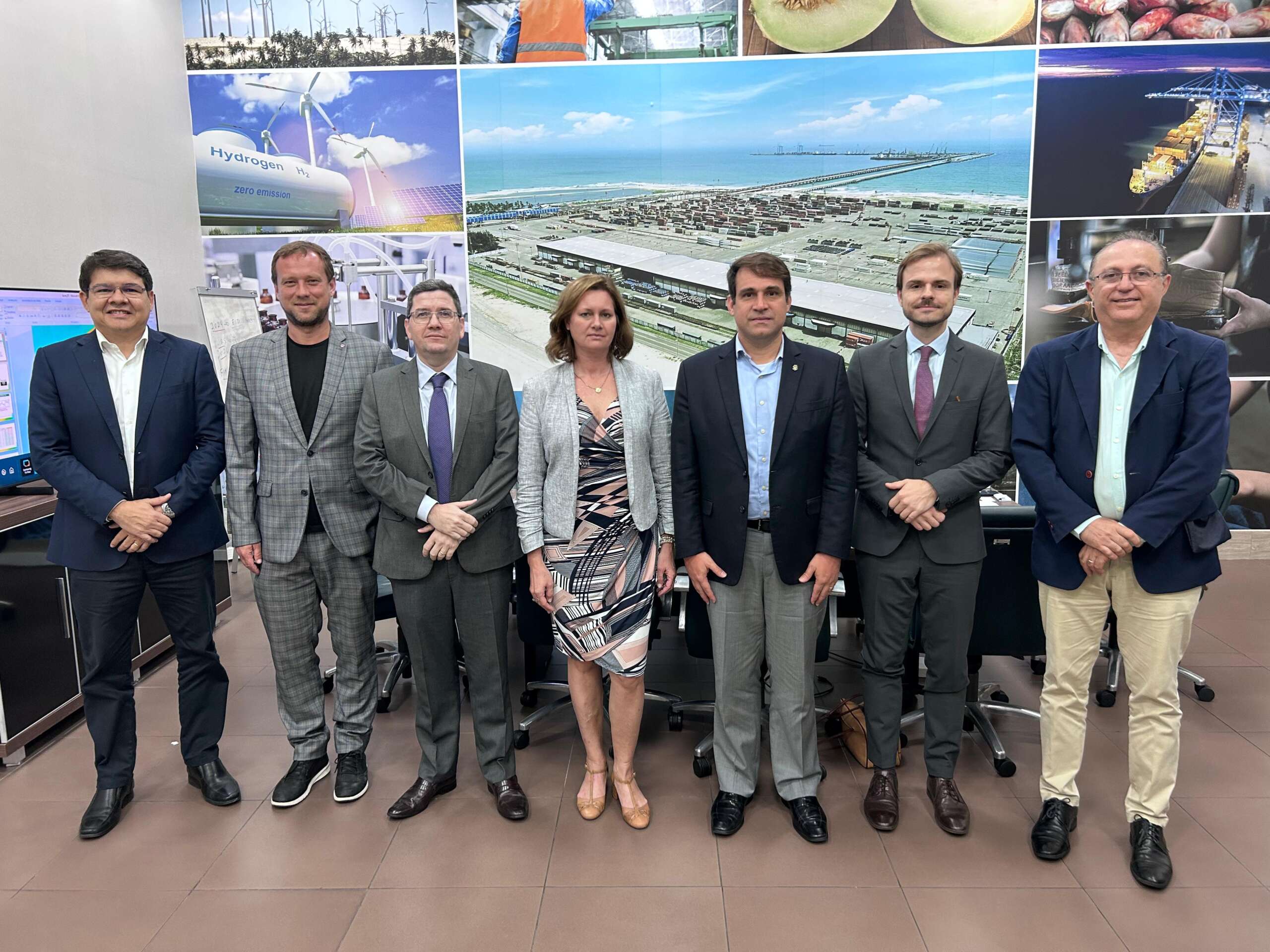 Comitiva da Embaixada da República Tcheca é recebida pelo secretário do Desenvolvimento Econômico