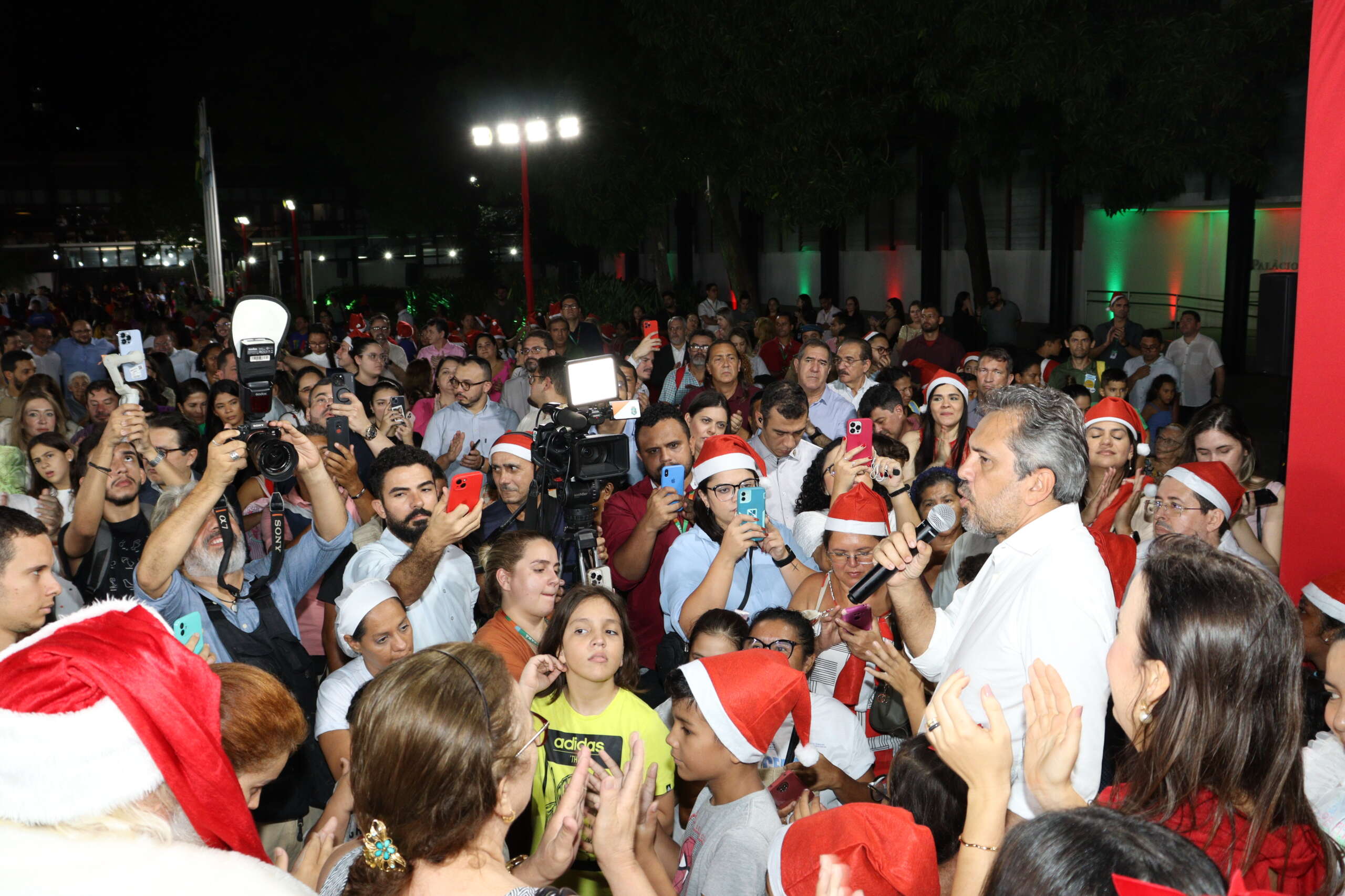 Governo do Estado presenteia crianças no Natal Ceará Sem Fome