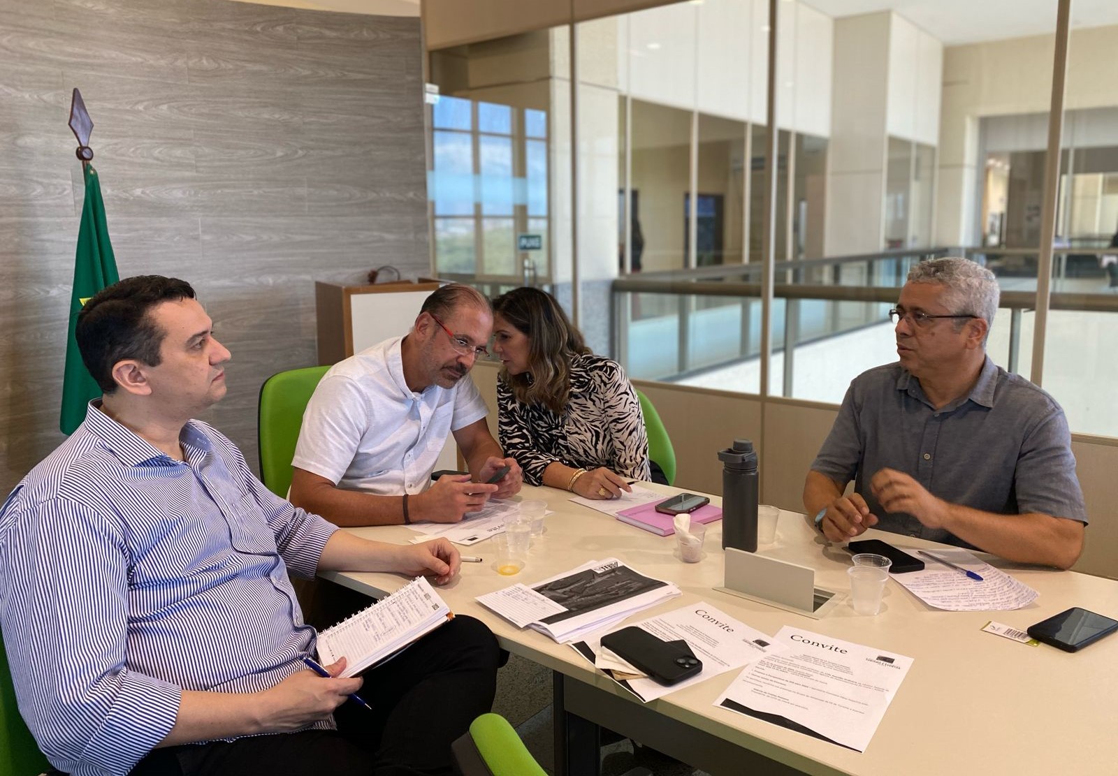 SDE lidera reunião estratégica com setor de turismo e eventos