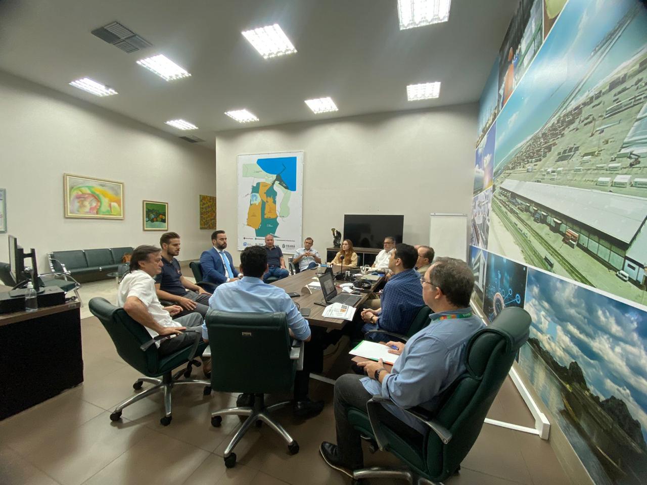 Secretários-executivos da SDE discutem implantação de unidade da Box Print em Quixeramobim