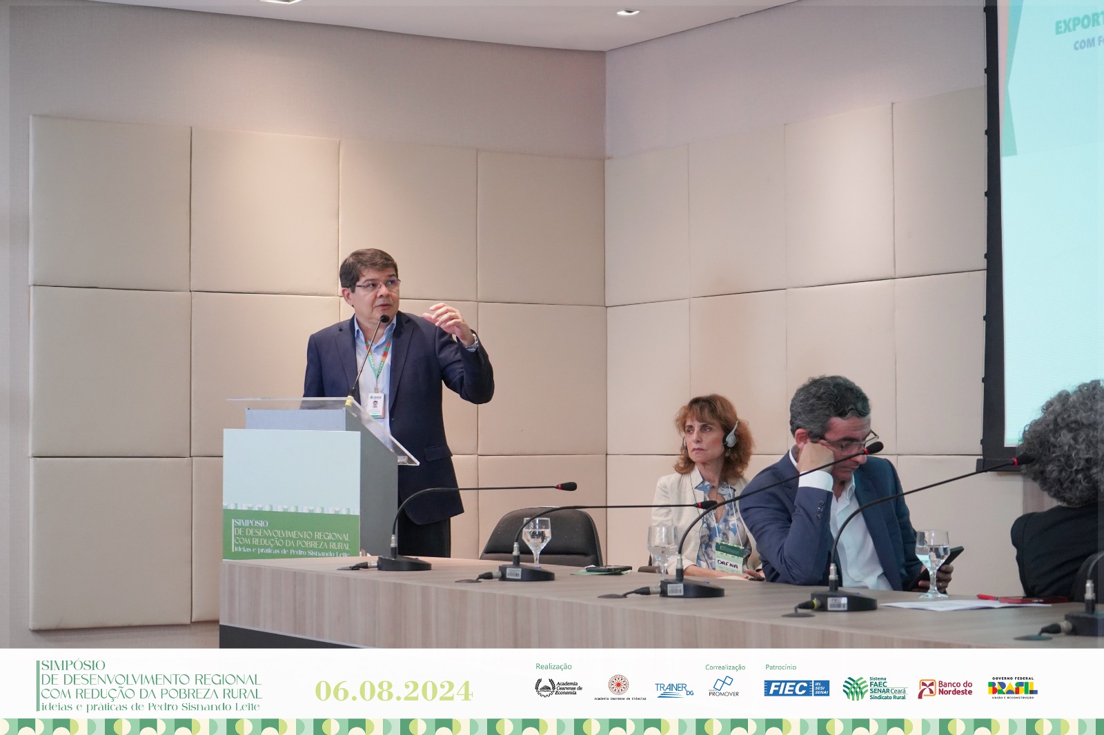 SDE discute desenvolvimento regional e a redução de pobreza rural em evento na Fiec