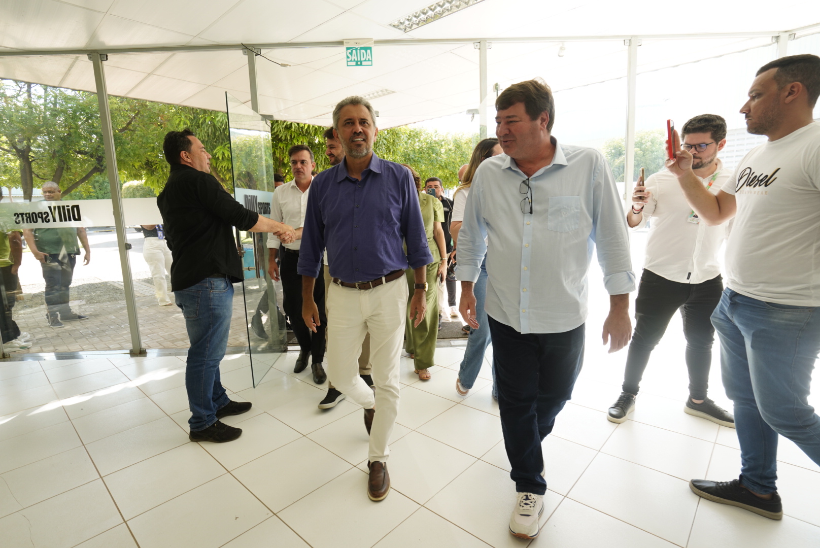 Governador visita fábrica de calçados Dilly e ressalta protagonismo do Ceará no setor: “resultado de uma forte política de incentivos”