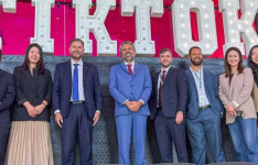 Em Nova Iorque, governador Elmano de Freitas participa de reunião com representantes do TikTok