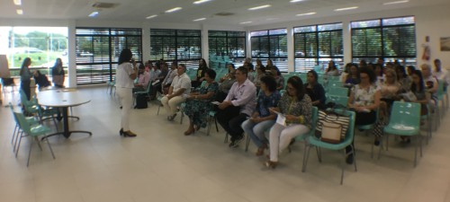 Professores se preparam para ministrar aulas nos centros socioeducativos